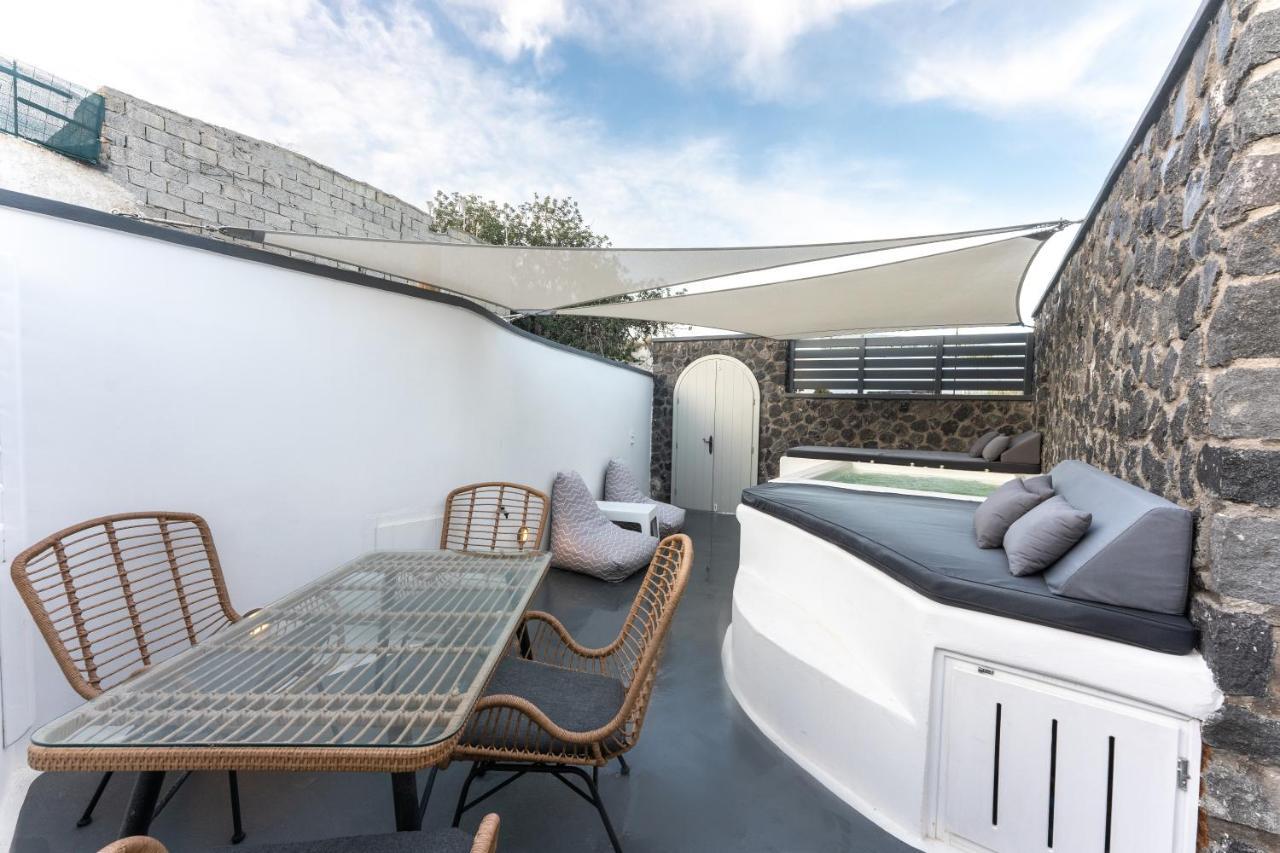 Sun Naam Home Santorini With Heated Jacuzzi Картерадос Екстериор снимка